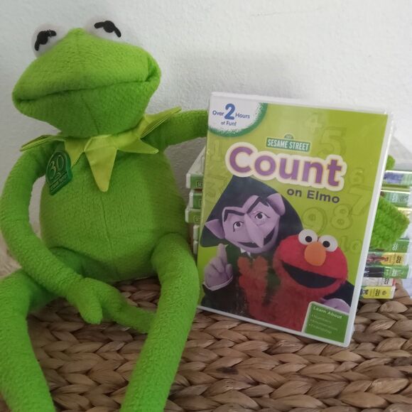 Sesame Street DVD Count on Elmo BRAND NEW SEALED Numbers Friendship - Picture 1 of 4